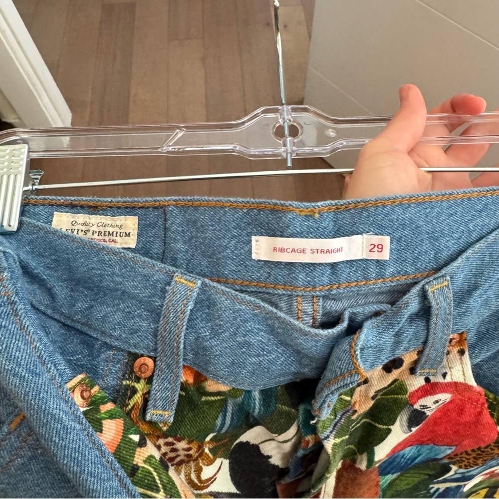Levi’s x Farm Rio Ribcage Straight Jeans Size 29 - Picture 5 of 5